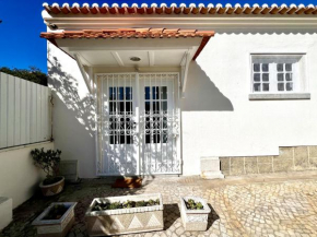 Estoril Beach House - adults only, no pets